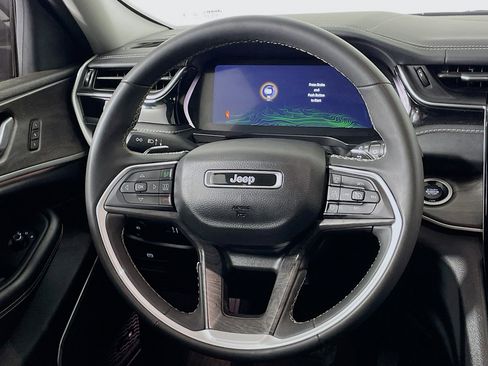 Used 2022 Jeep Grand Cherokee Limited 4xe image 18