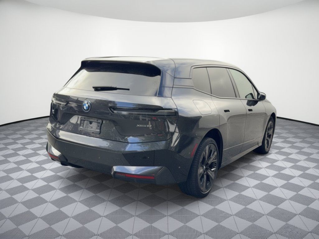 Used 2024 BMW iX xDrive50 w/ Sport Package AWD/4WD image 9