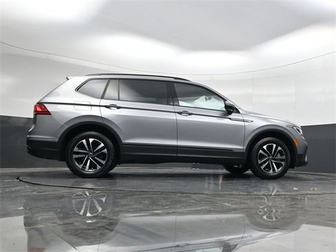 Used 2023 Volkswagen Tiguan S image 41