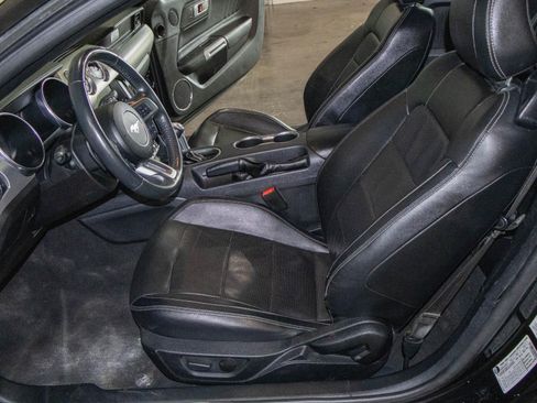 Used 2021 Ford Mustang Premium image 7