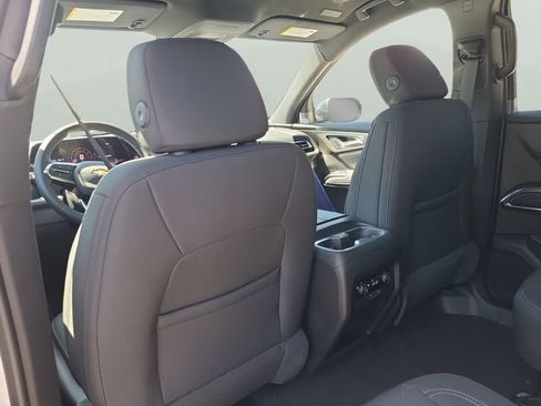 New 2026 Chevrolet Traverse LT image 11