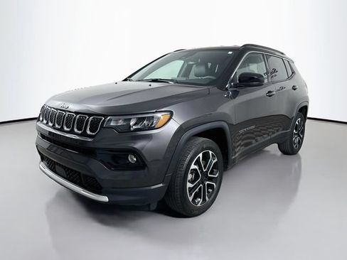Used 2023 Jeep Compass Limited AWD/4WD image 3