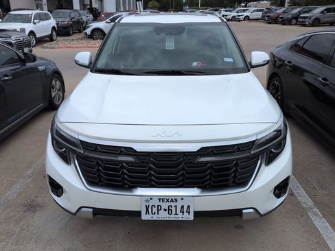Certified 2025 Kia Seltos EX w/ EX Sunroof Package FWD image 2