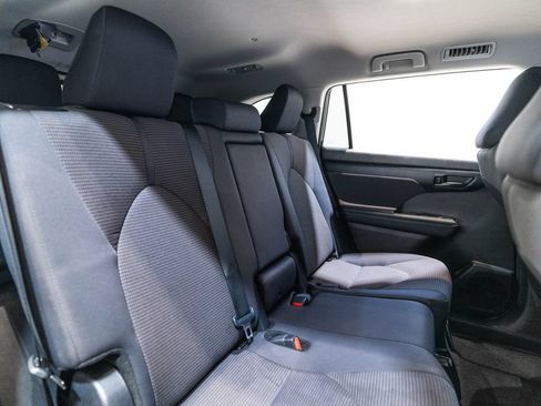 Certified 2025 Toyota Highlander LE AWD/4WD image 33
