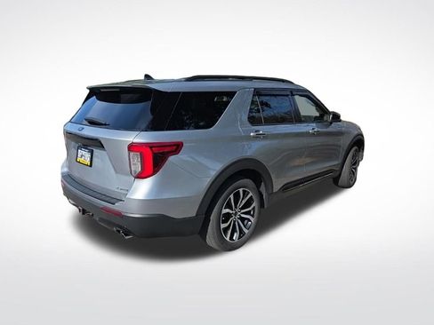 Used 2022 Ford Explorer ST-Line w/ Class IV Trailer Tow Package image 3