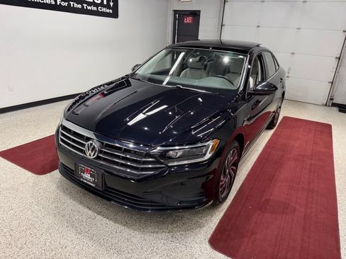 Used 2020 Volkswagen Jetta SEL FWD image 4