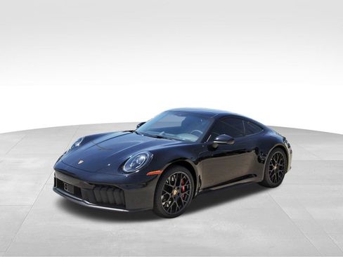 Used 2025 Porsche 911 Carrera GTS RWD image 2