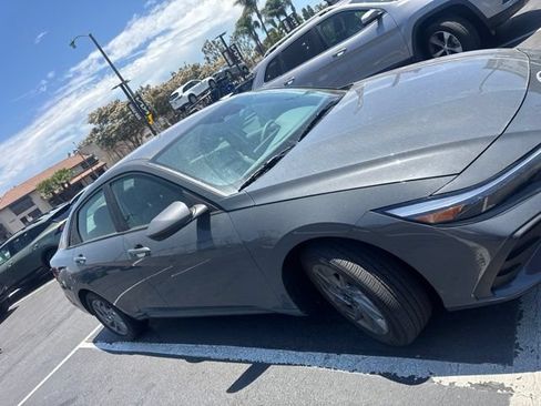 Used 2024 Hyundai Elantra SEL FWD image 10