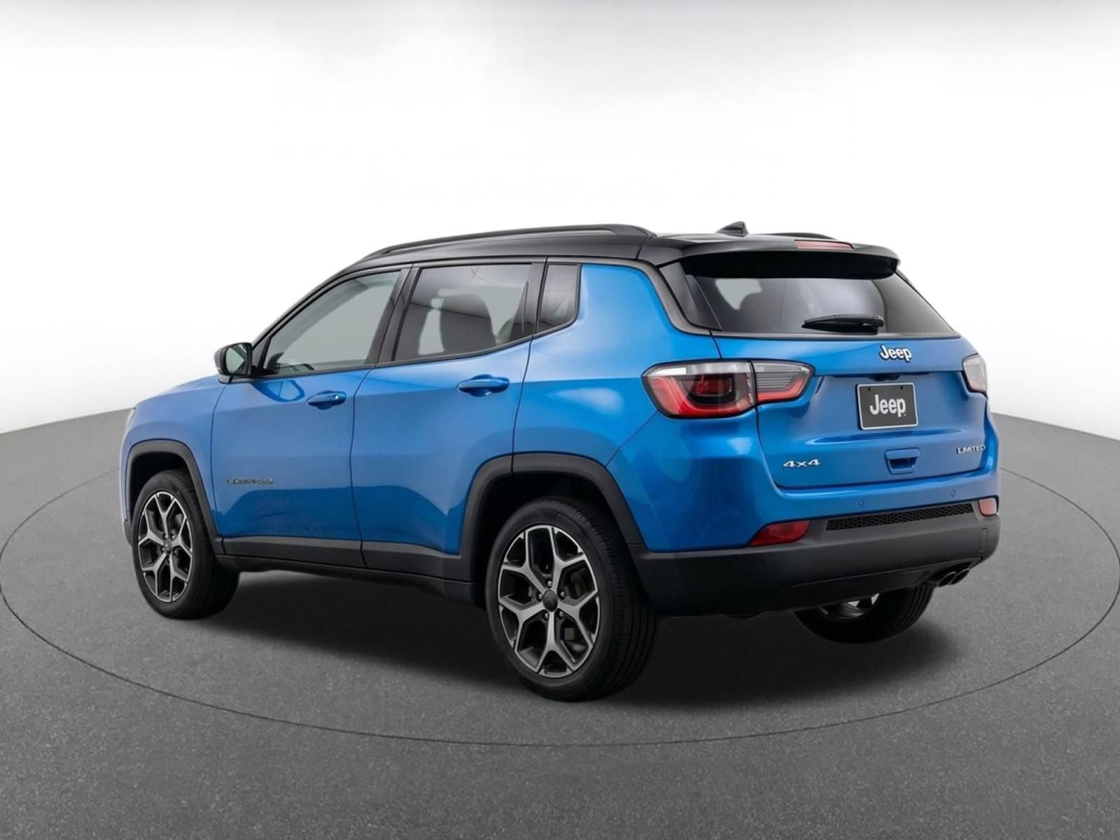 Used 2025 Jeep Compass Limited AWD/4WD image 6