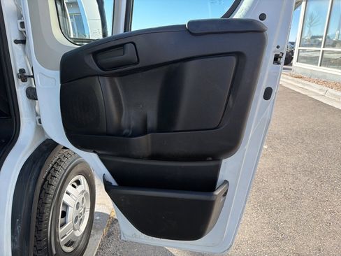 Used 2019 RAM ProMaster 2500 w/ Interior Convenience Group image 32