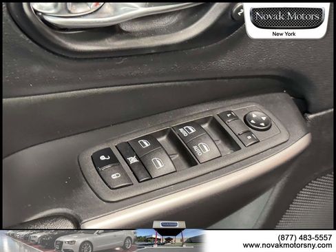 Used 2022 Jeep Cherokee Limited image 13