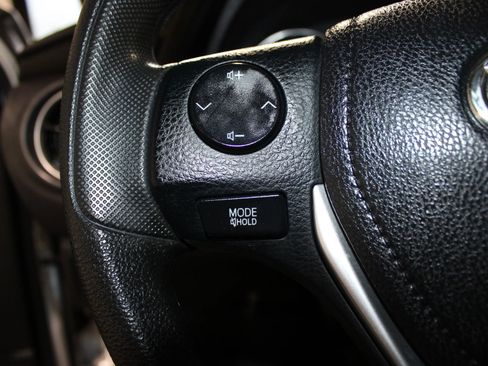 Used 2019 Toyota Corolla LE FWD image 19