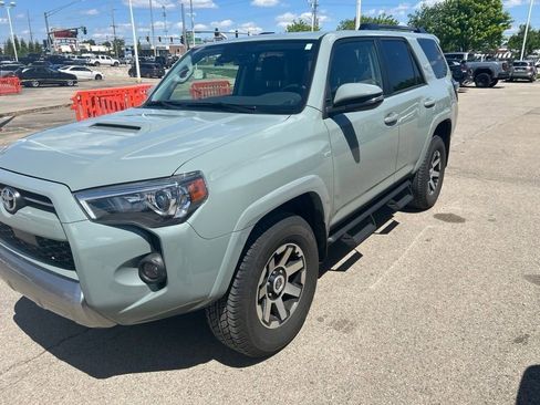 Used 2023 Toyota 4Runner TRD Off-Road Premium w/ Moonroof Package AWD/4WD image 2