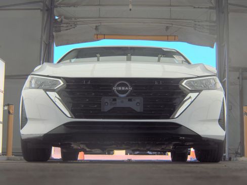 Used 2024 Nissan Sentra S image 4