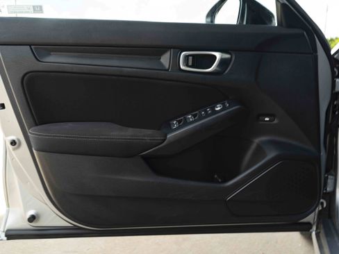 Used 2025 Honda Civic Sport image 36