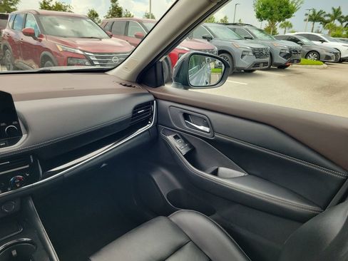 Used 2023 Nissan Rogue SL w/ SL Premium Package AWD/4WD image 14