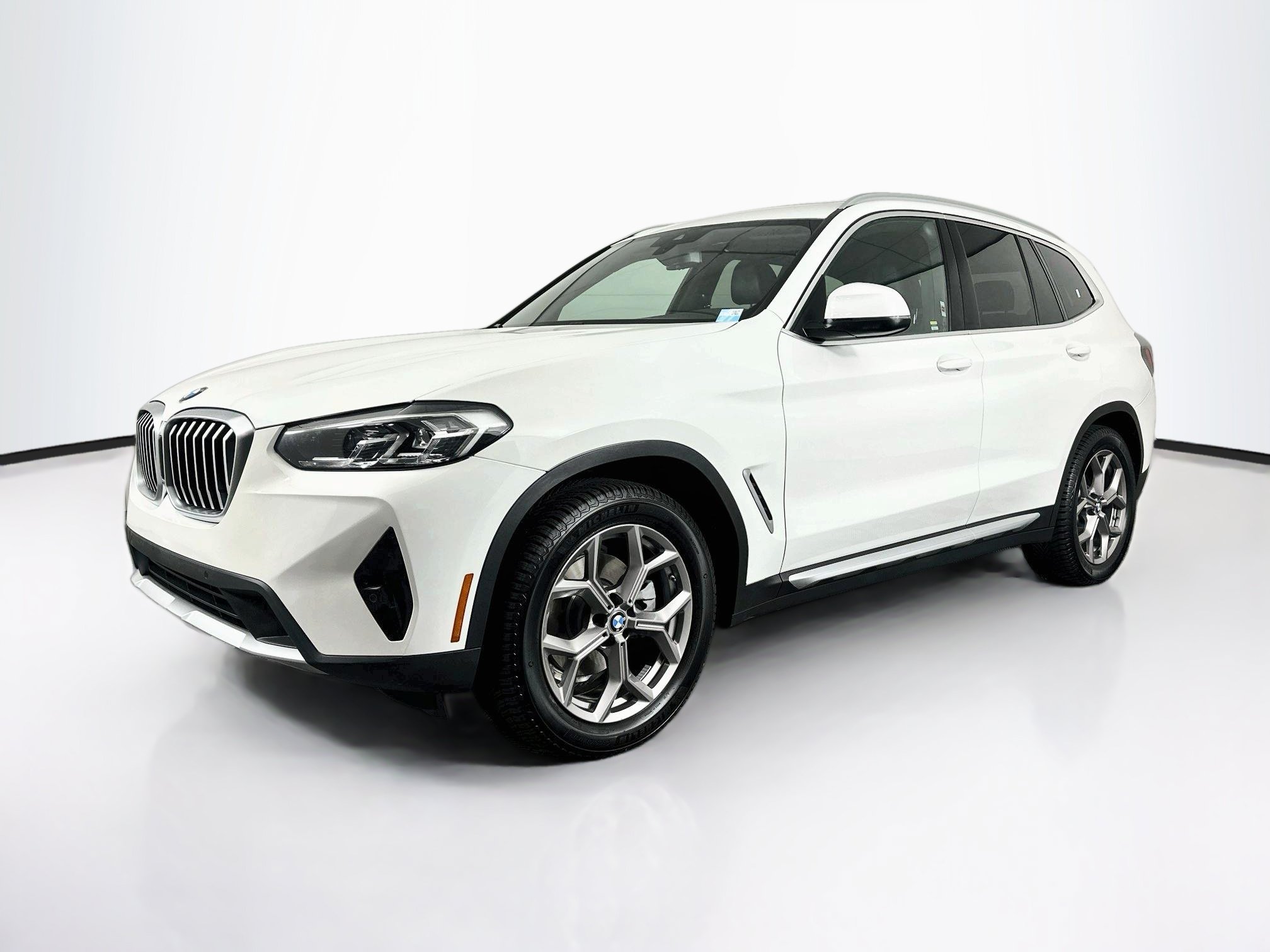 Used 2022 BMW X3 xDrive30i w/ Convenience Package AWD/4WD image 3
