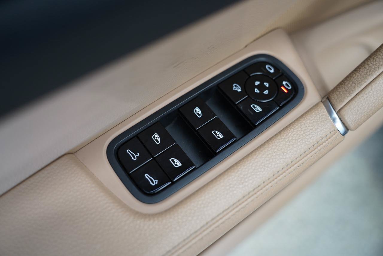 Used 2019 Porsche Cayenne AWD/4WD image 33