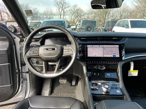 New 2026 Jeep Grand Cherokee Limited w/ Limited Altitude Package AWD/4WD image 16