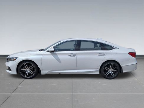 Used 2021 Honda Accord Touring image 2