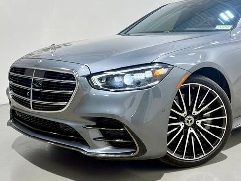 Used 2023 Mercedes-Benz S 580 4MATIC Sedan image 3