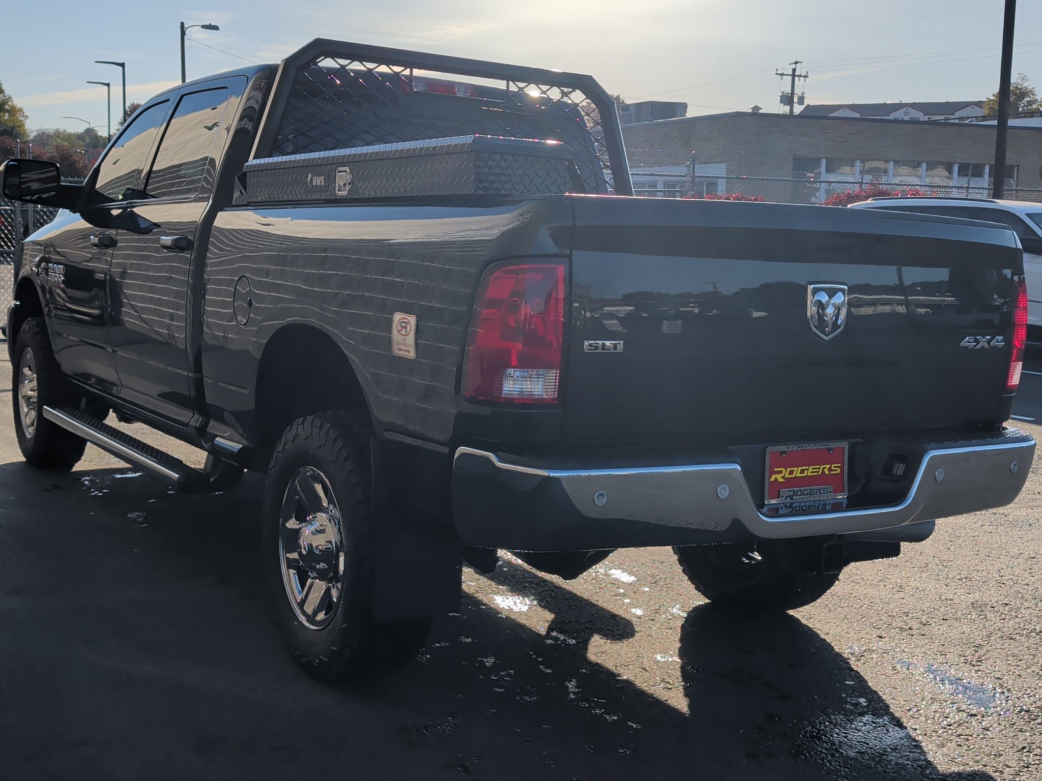 Used 2018 RAM 3500 SLT w/ Cold Weather Group AWD/4WD image 8