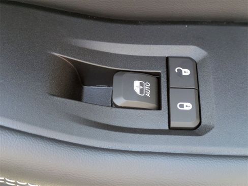 New 2025 Jeep Grand Cherokee Altitude image 35