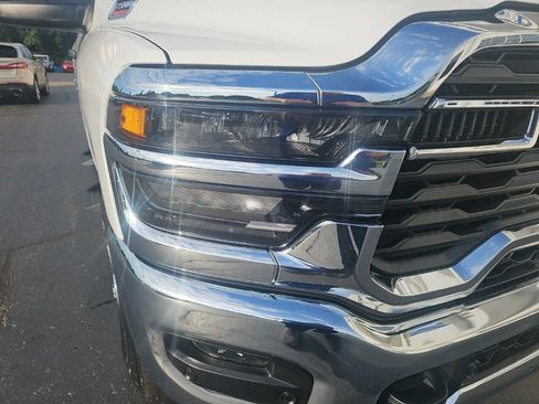 Used 2025 RAM 2500 Big Horn AWD/4WD image 7