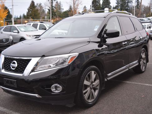 Used 2014 Nissan Pathfinder Platinum image 3