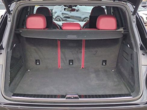 Used 2022 Porsche Cayenne S image 34