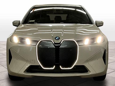 Used 2026 BMW iX xDrive45 image 3
