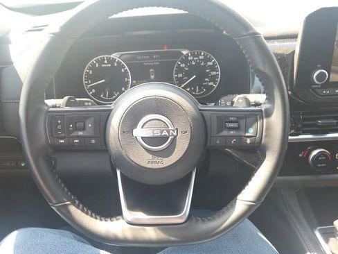 Used 2025 Nissan Pathfinder SV image 37