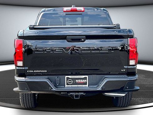 Used 2023 Chevrolet Colorado LT w/ LT Convenience Package II AWD/4WD image 6