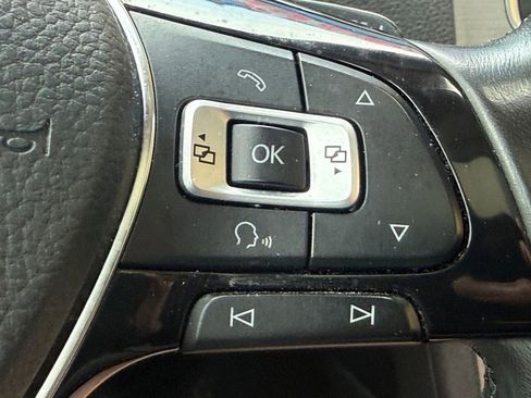 Used 2017 Volkswagen Golf SE w/ Driver Assistance Package FWD image 23