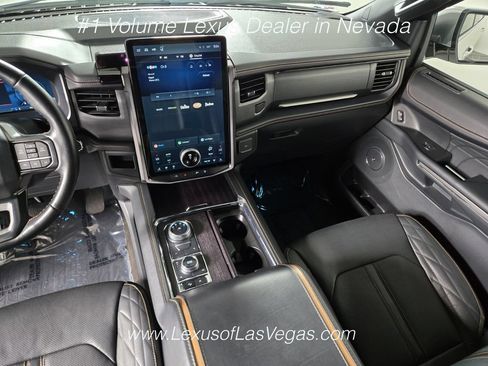 Used 2023 Ford Expedition Platinum AWD/4WD image 17
