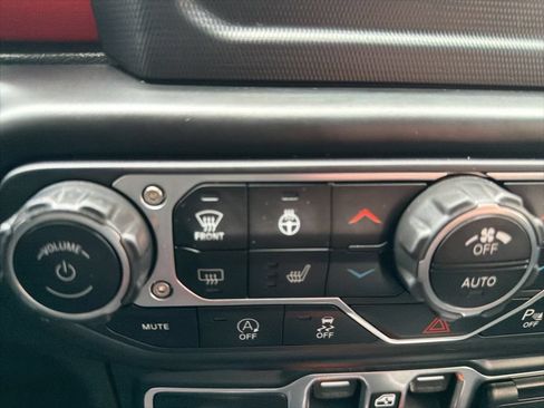 Used 2020 Jeep Wrangler Unlimited Rubicon w/ Dual Top Group AWD/4WD image 29