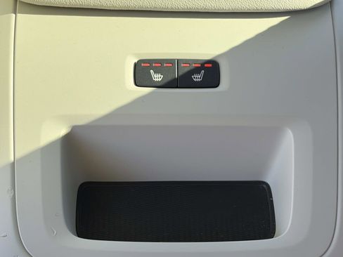 Certified 2023 Volvo XC60 B5 Plus w/ Climate Package image 15