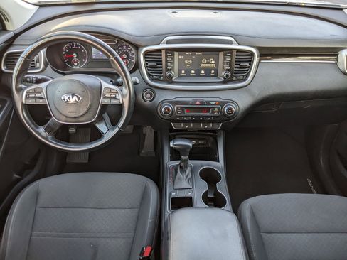 Certified 2020 Kia Sorento S image 11