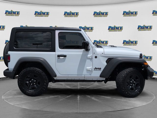 Used 2025 Jeep Wrangler Sport AWD/4WD image 3