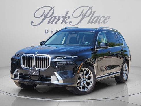 Used 2025 BMW X7 xDrive40i AWD/4WD image 1