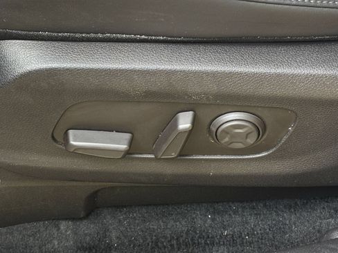 Used 2026 Kia Carnival FWD image 23