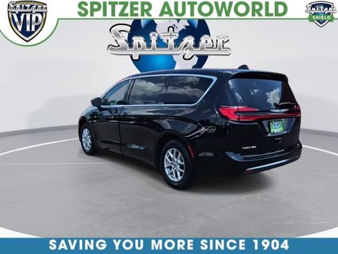 Used 2025 Chrysler Pacifica Select FWD image 6