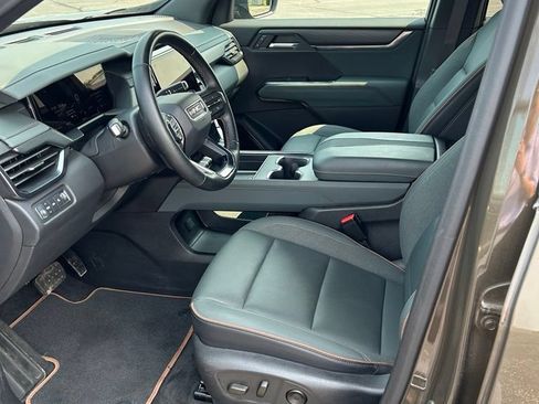 Used 2025 GMC Acadia AT4 AWD/4WD image 15