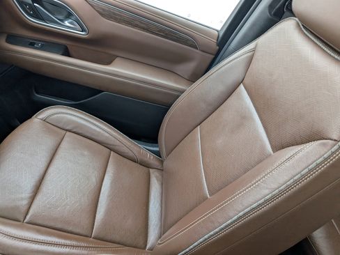 Used 2021 Chevrolet Tahoe High Country w/ Premium Package image 23