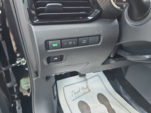 Used 2025 Nissan Sentra SV w/ All-Weather Package FWD image 18