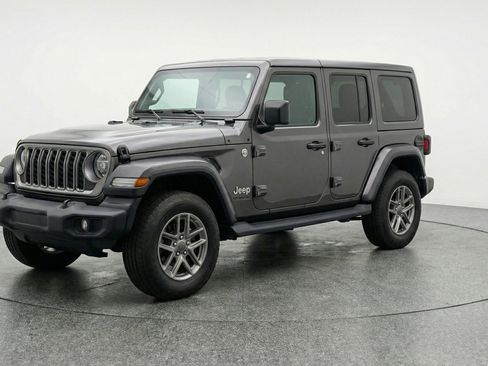 Used 2025 Jeep Wrangler Unlimited Sport AWD/4WD image 3