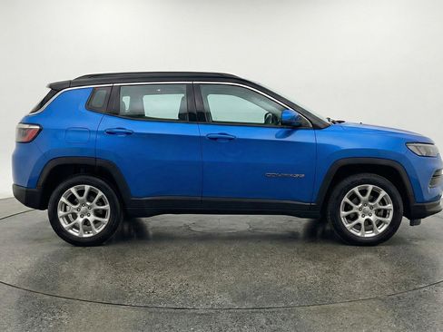 Used 2025 Jeep Compass Limited AWD/4WD image 11