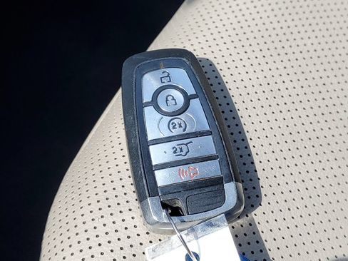 Used 2020 Ford Escape SEL AWD/4WD image 32