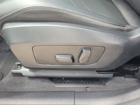 Used 2025 BMW X2 xDrive28i AWD/4WD image 17
