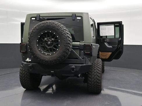 Used 2015 Jeep Wrangler Unlimited Sahara w/ Max Tow Package image 33